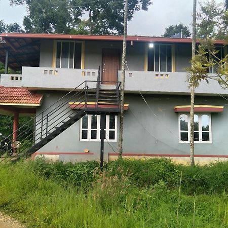 Samz Estate Stay 2Bhk Мадікері Екстер'єр фото